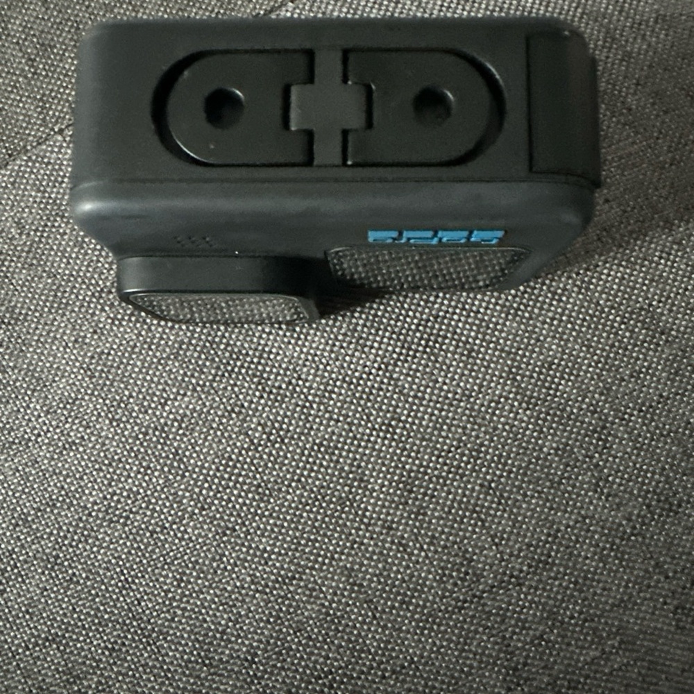 Go Pro 11 black camera with 12 piece accessories. - Picture 4 of 12